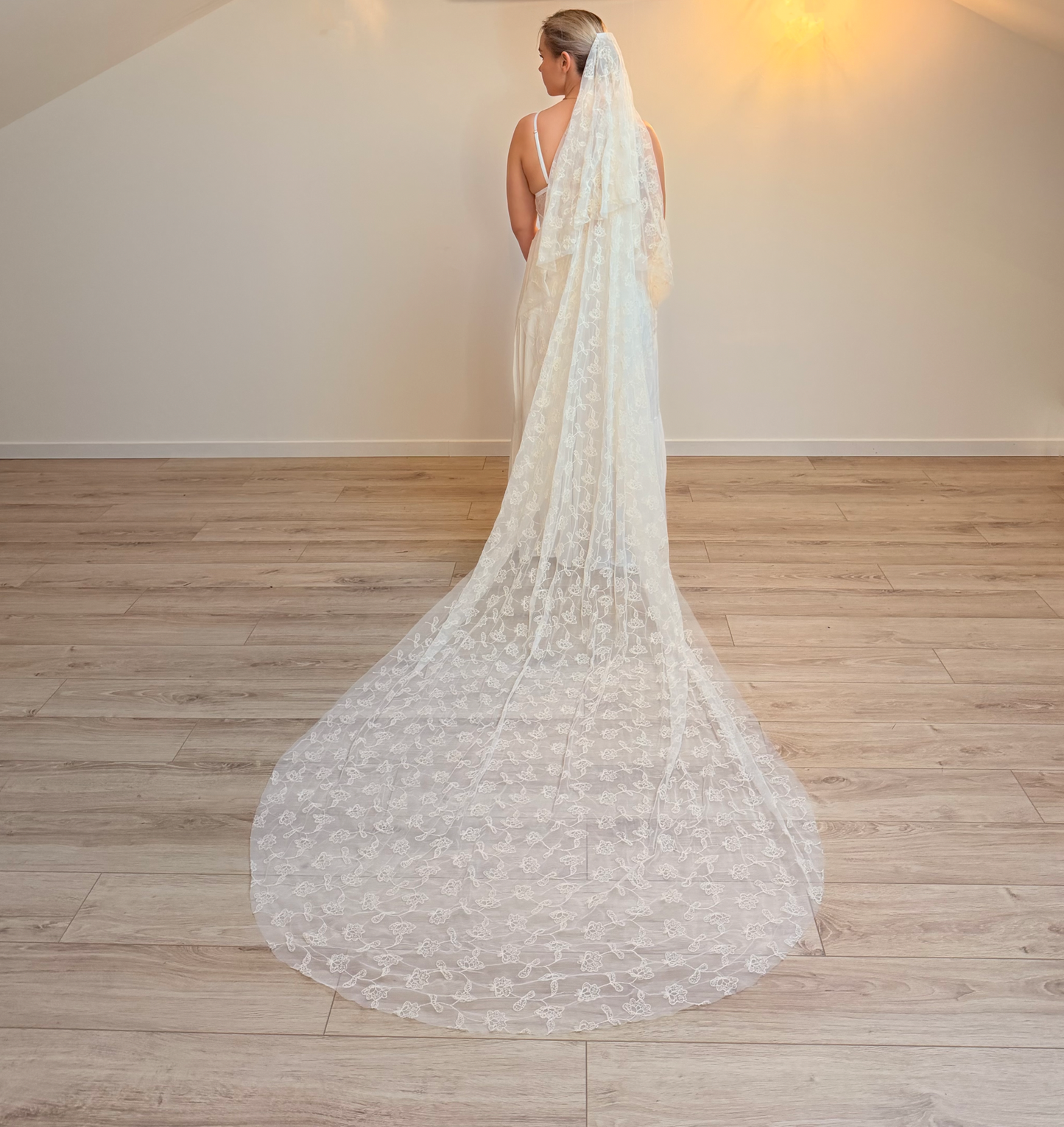 Voile brodé ecru de 3,60m