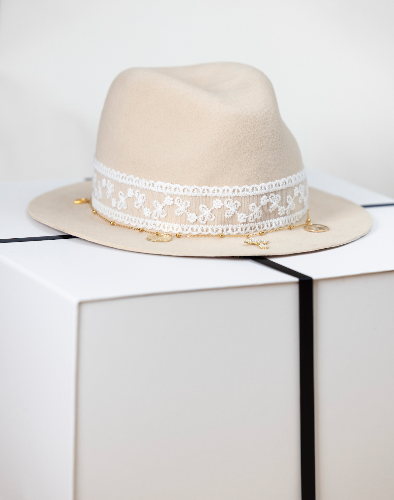 Chapeau Fedora beige