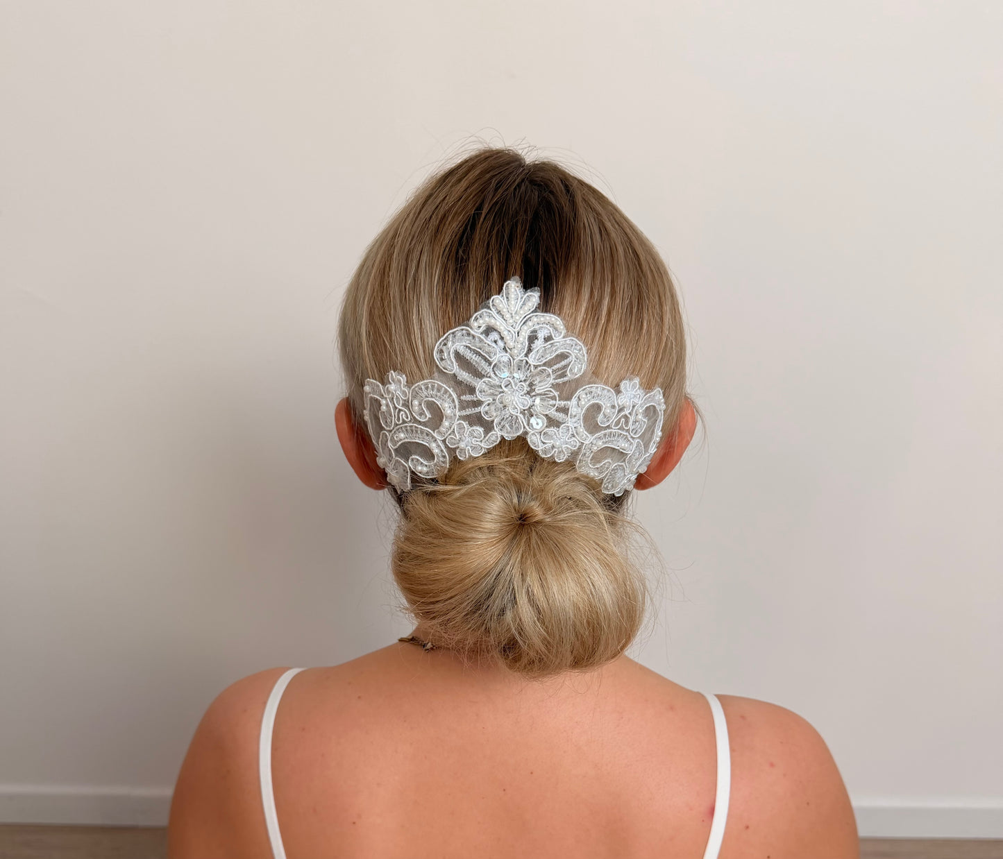 Appliqué de dentelle pour cheveux