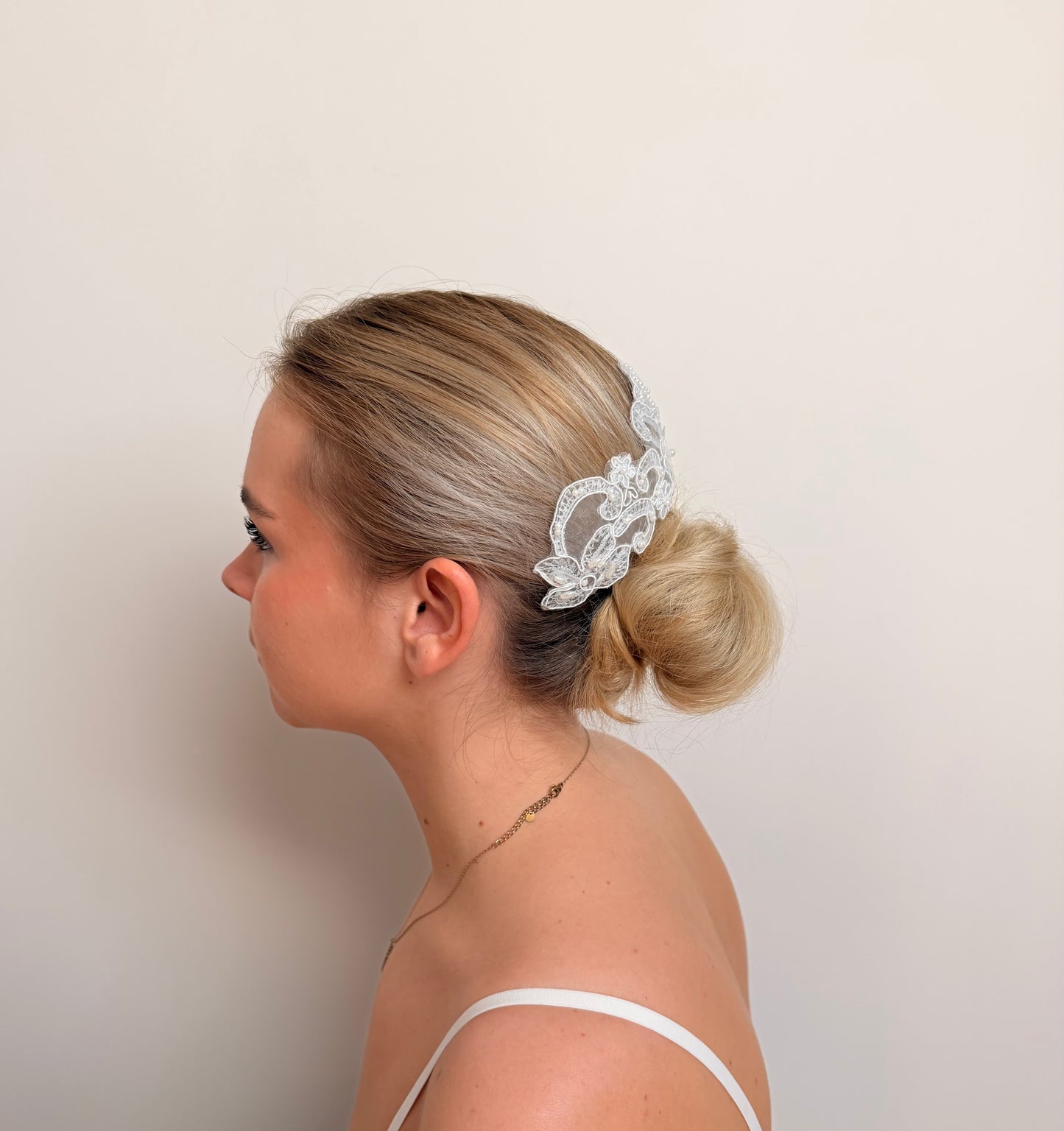 Appliqué de dentelle pour cheveux