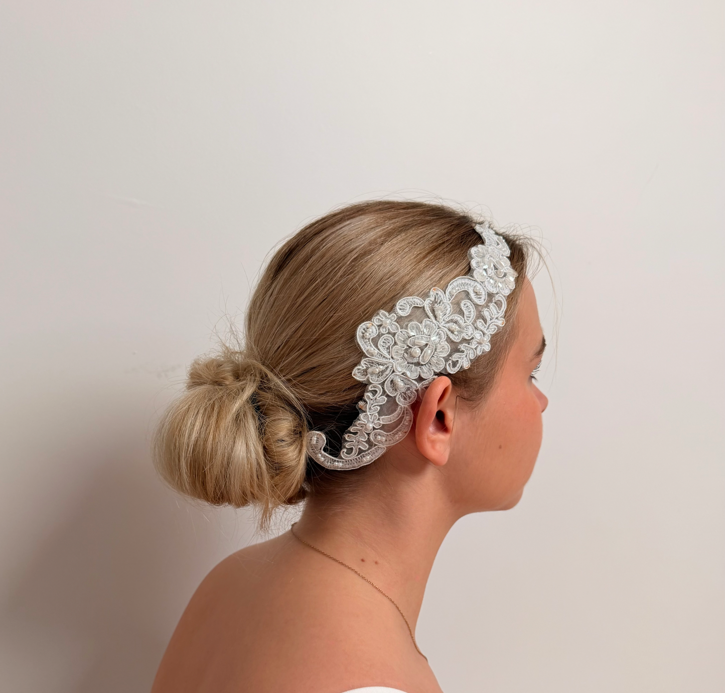 Appliqué de dentelle pour chignon de mariée